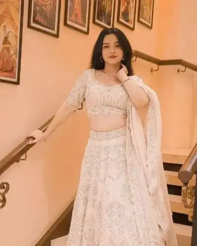 Escort Nanpara